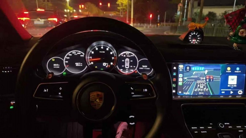 东莞22年保时捷帕拉梅拉6