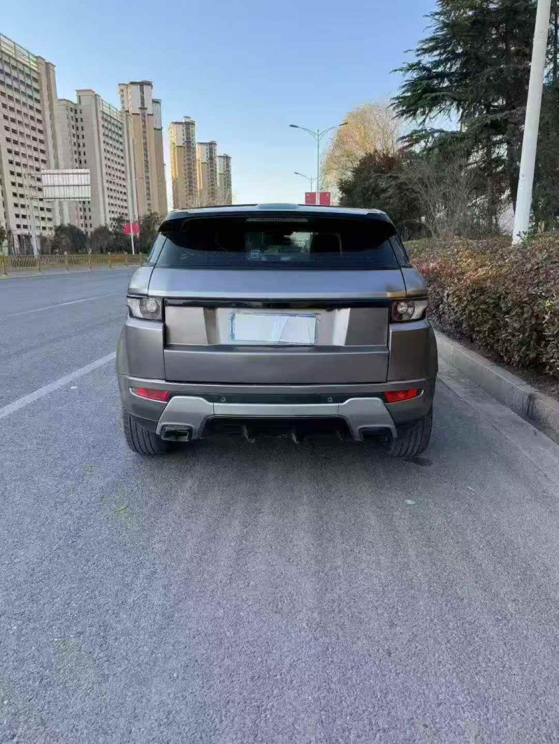 济宁14年路虎极光7