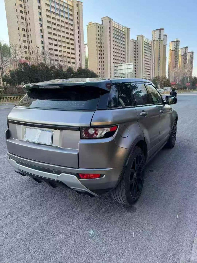 济宁14年路虎极光8