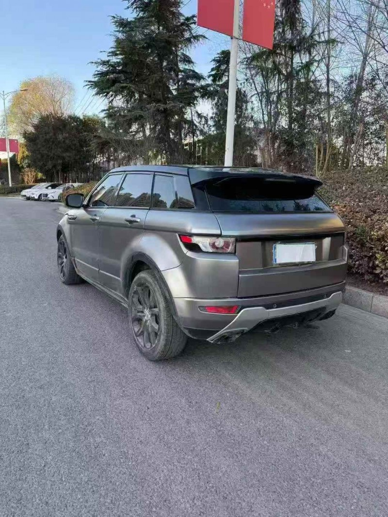 济宁14年路虎极光9