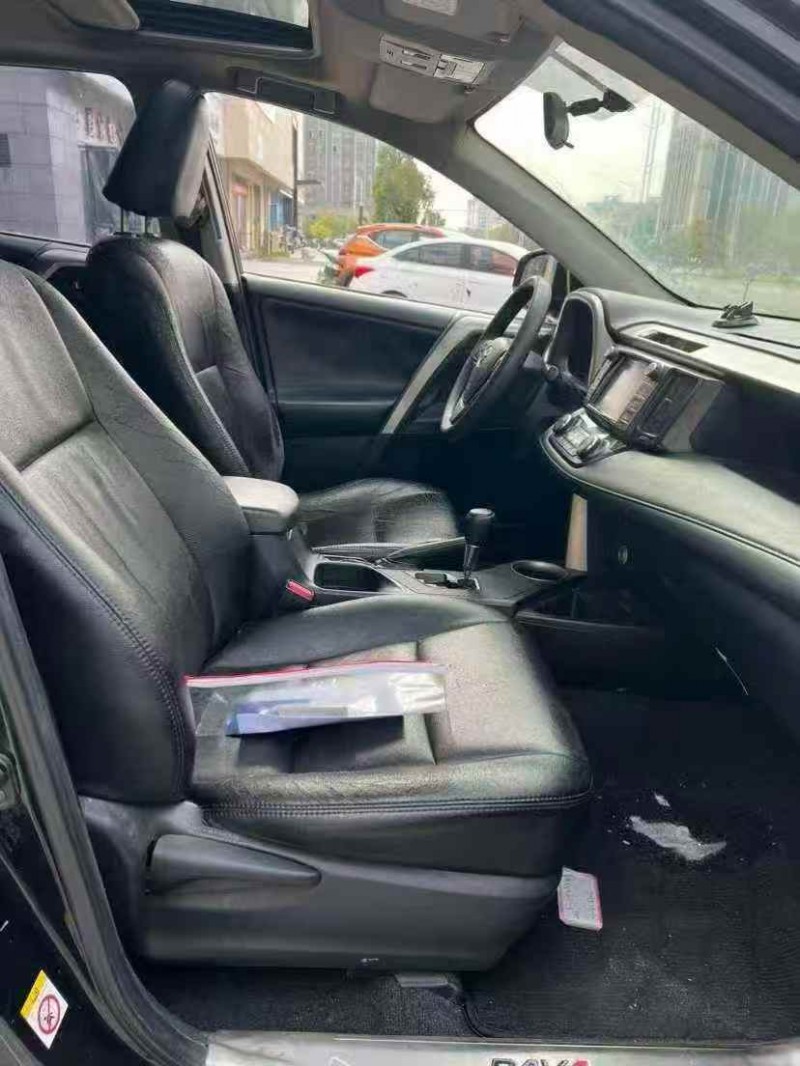 新余16年丰田RAV43