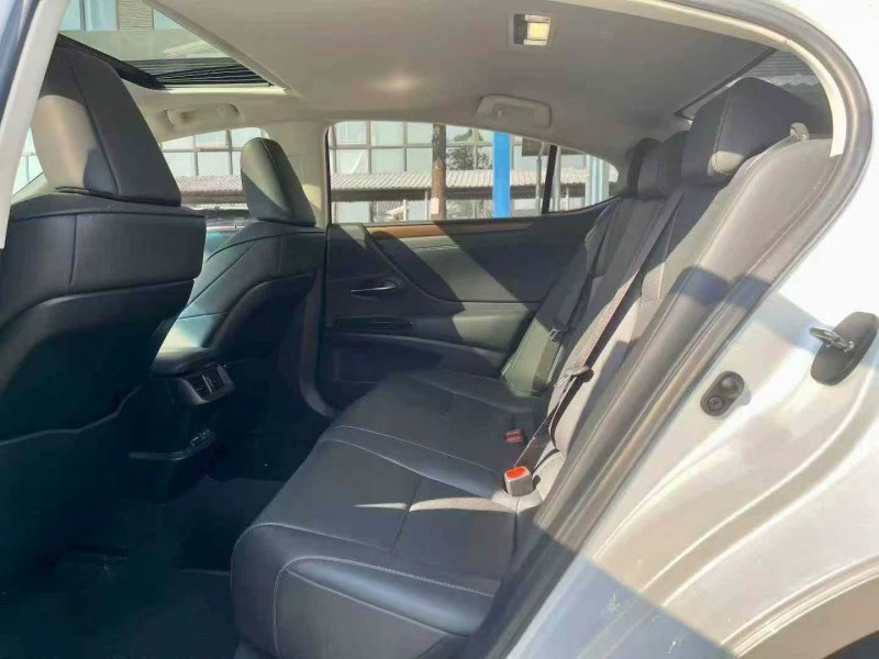 东莞23年雷克萨斯ES6