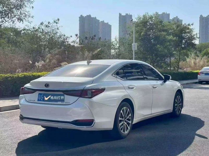 东莞23年雷克萨斯ES7