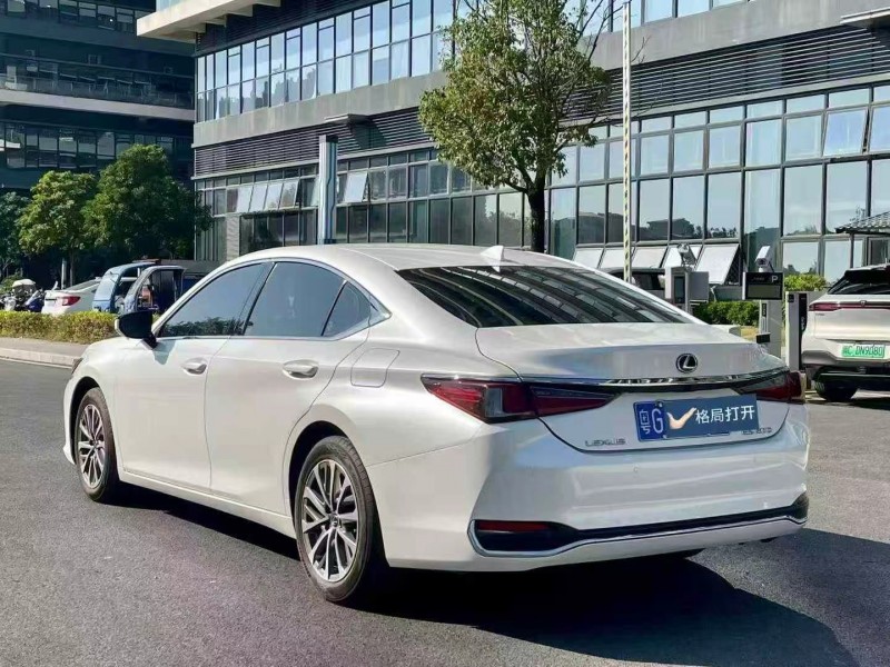 东莞23年雷克萨斯ES8