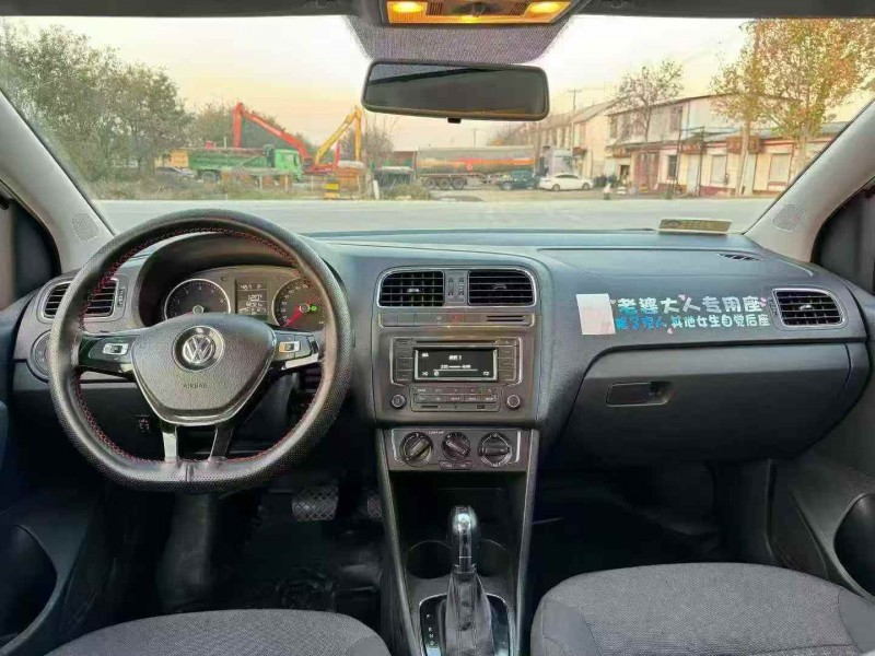 济宁17年大众polo5