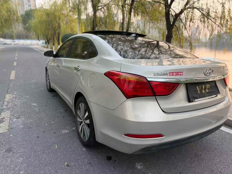 新余16年现代名图7