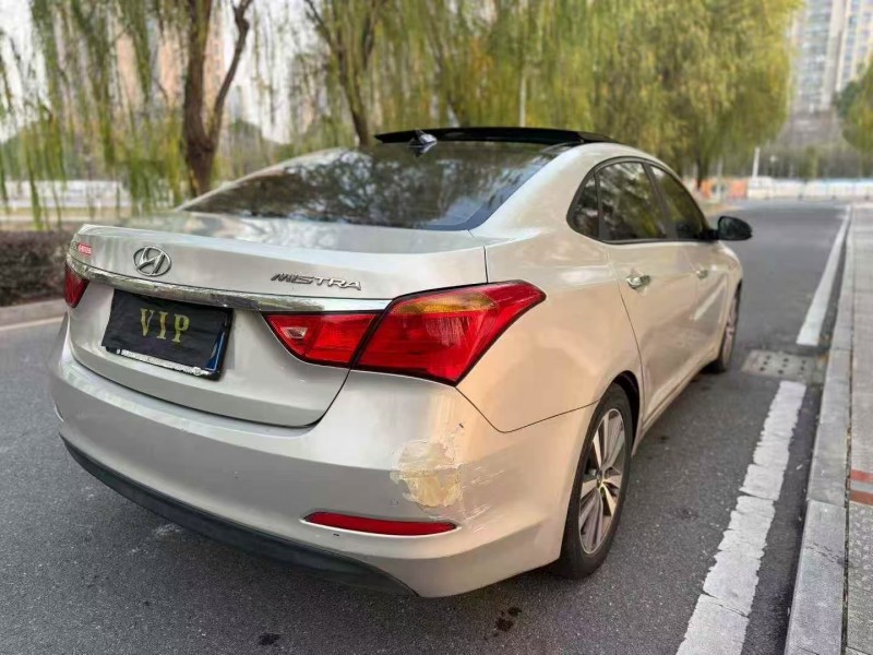 新余16年现代名图8