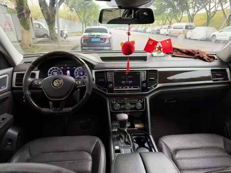 重庆18年大众途昂5