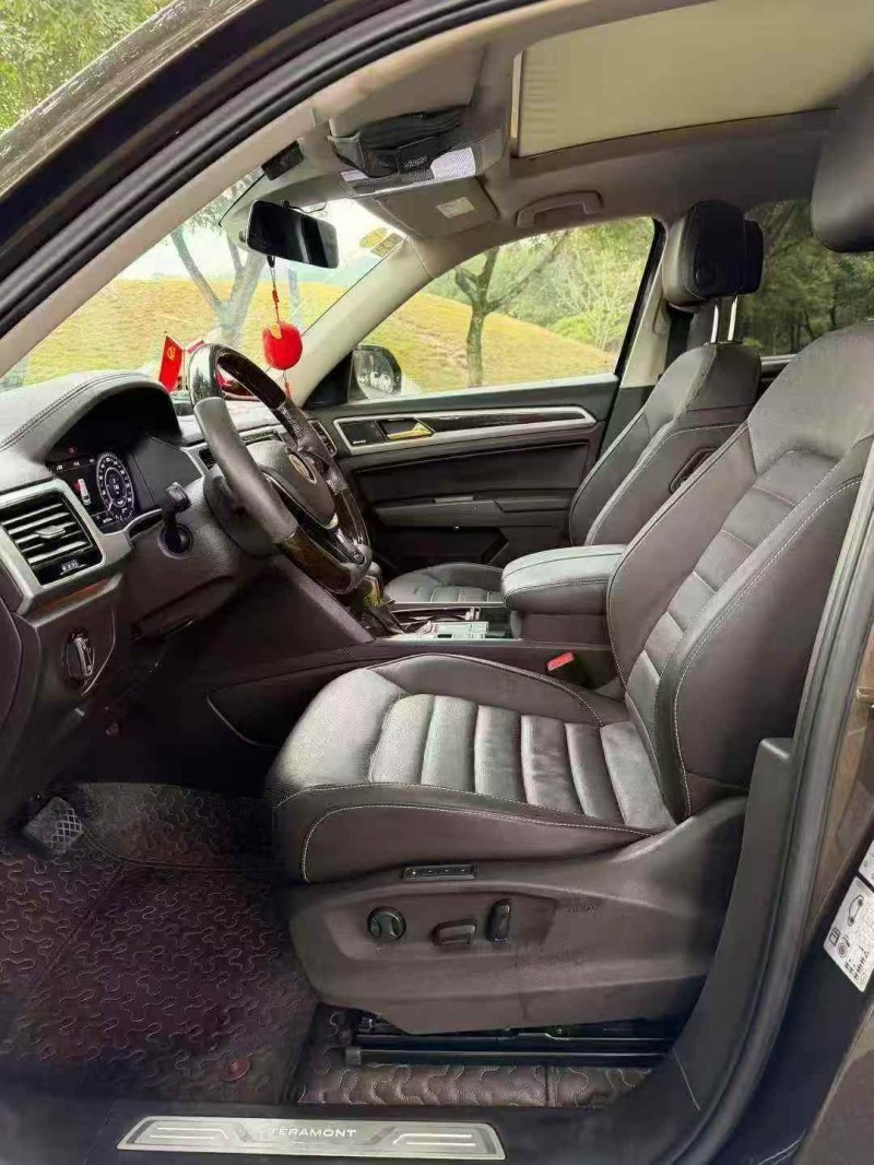 重庆18年大众途昂7