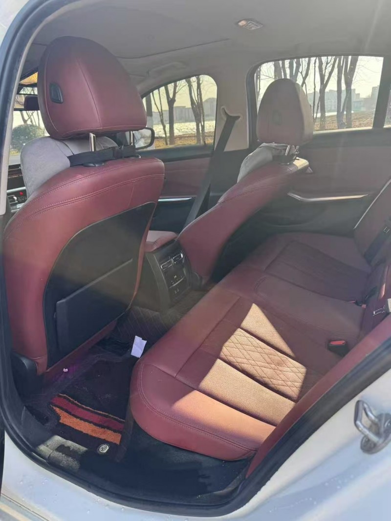 东营22年宝马3系7