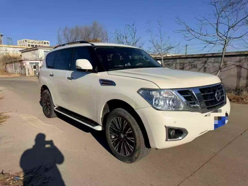 张家口18年日产途乐2