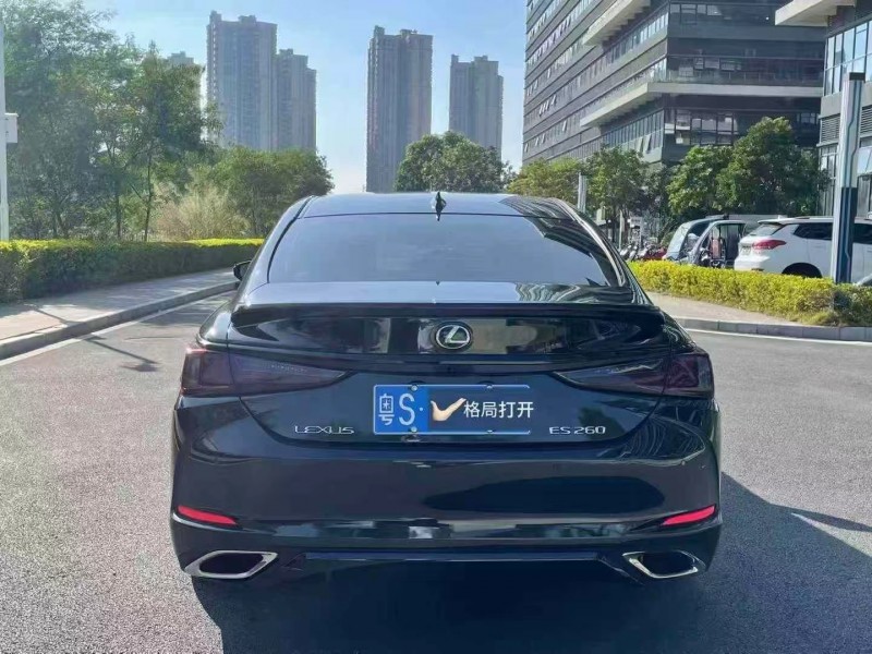 东莞19年雷克萨斯ES9