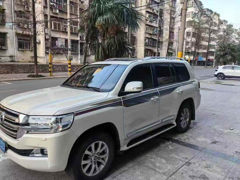 宜昌18年丰田兰德酷路泽2