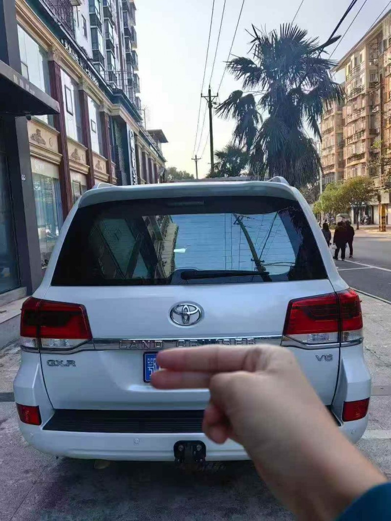 宜昌18年丰田兰德酷路泽9