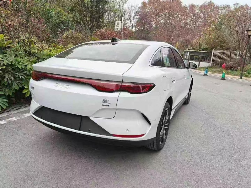 贵阳25年比亚迪秦9