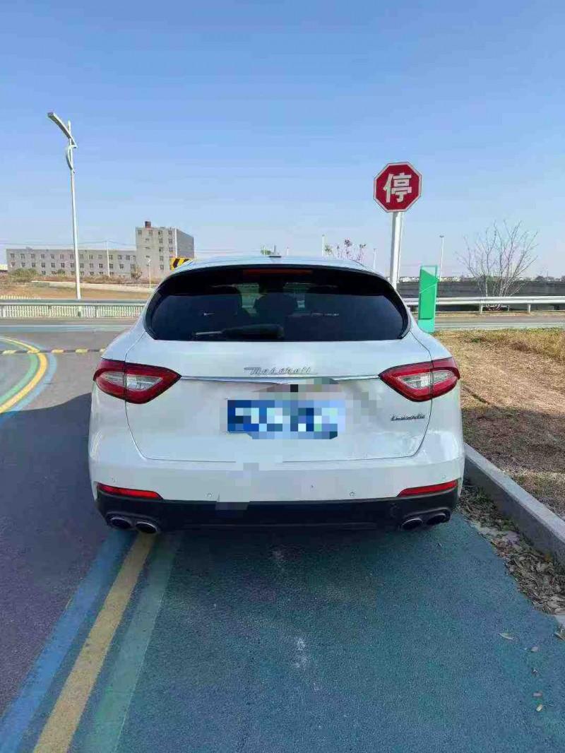 常州16年玛莎拉蒂Levante8