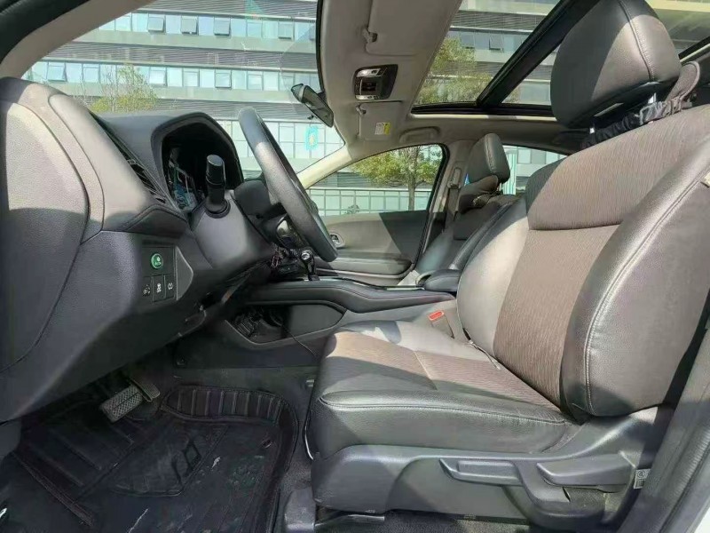 东莞22年本田缤智4