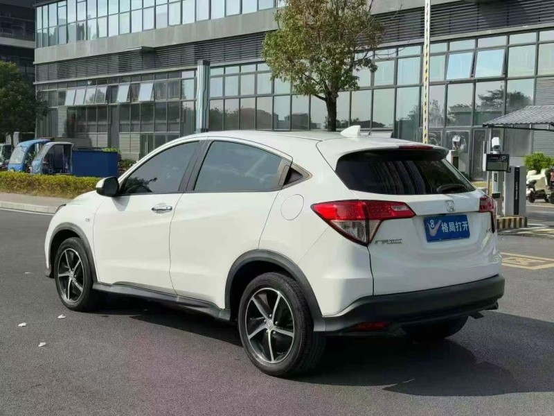 东莞22年本田缤智7