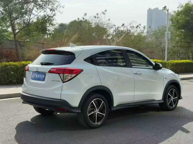 东莞22年本田缤智8