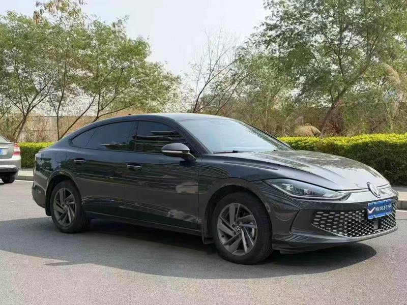 东莞25年大众凌渡2