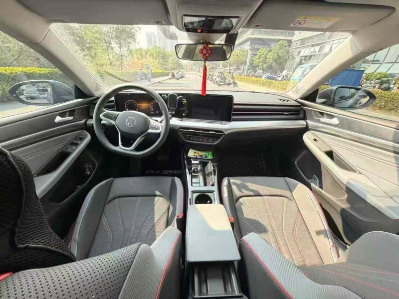 东莞25年大众凌渡6