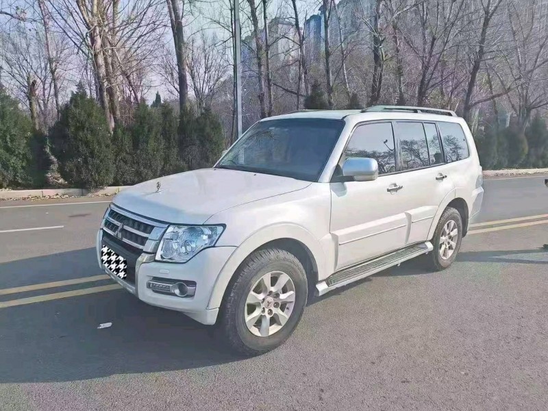 安阳20年三菱帕杰罗2