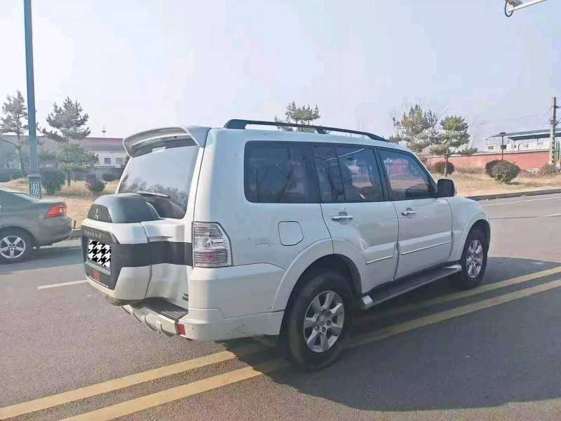 安阳20年三菱帕杰罗5