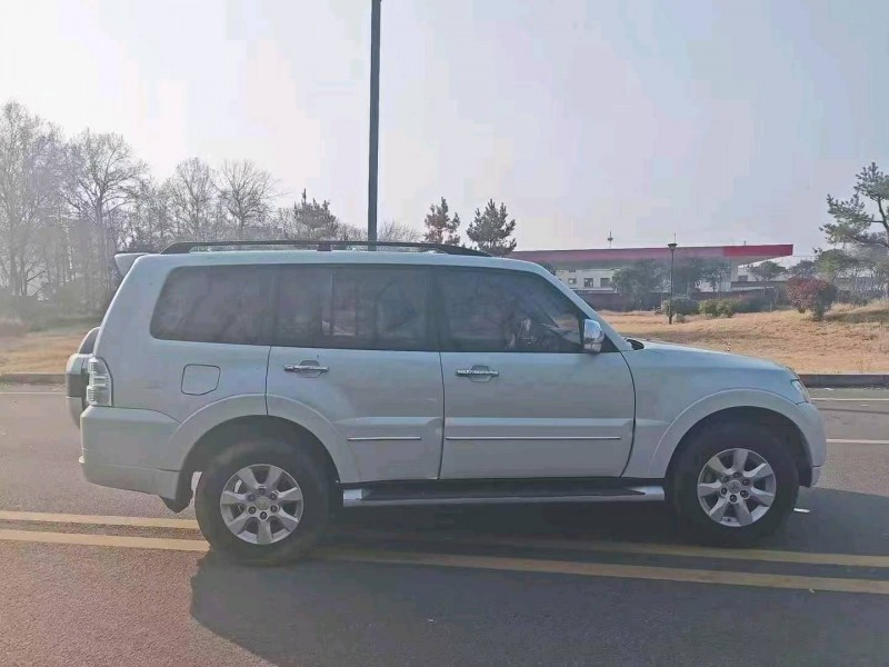 安阳20年三菱帕杰罗7