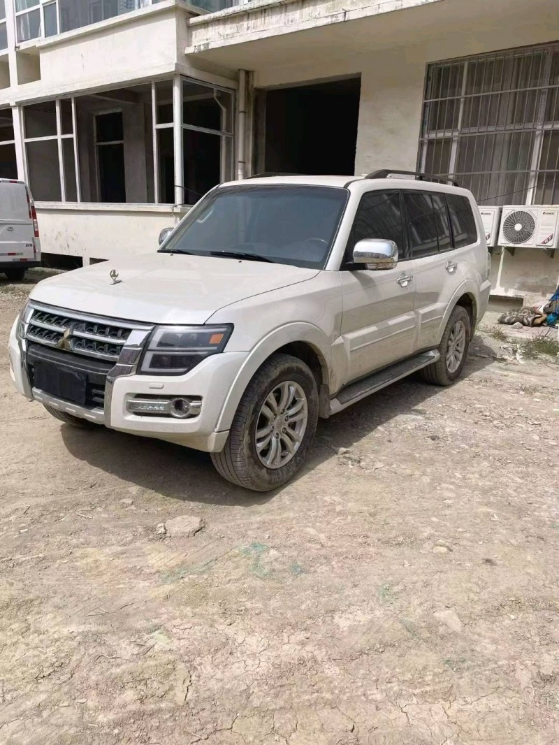 运城19年三菱帕杰罗2