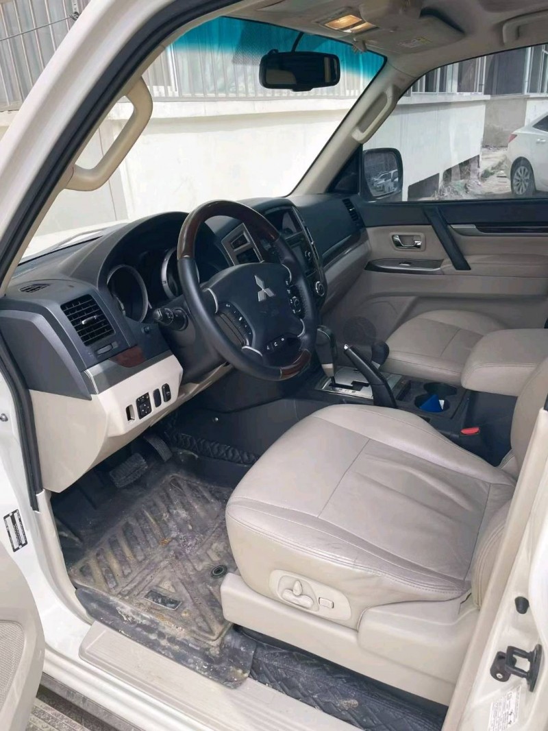 运城19年三菱帕杰罗6