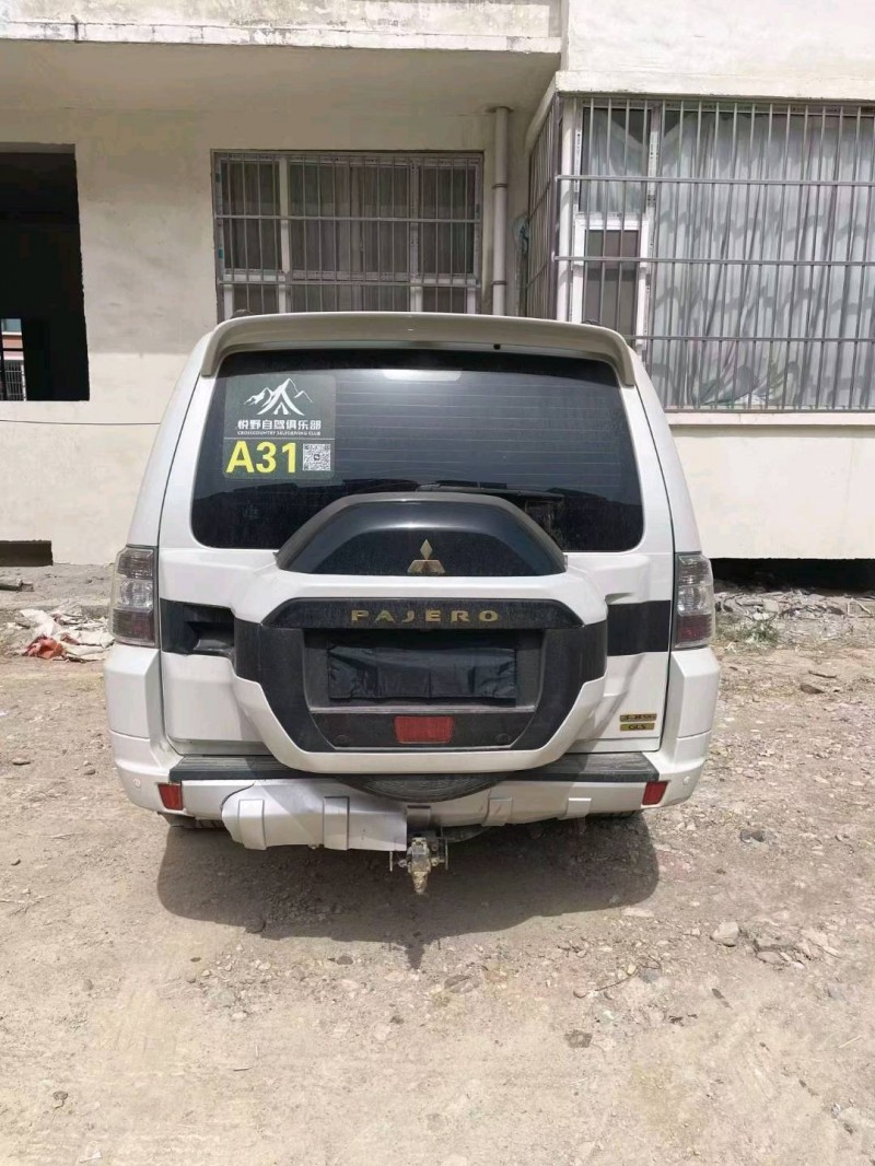 运城19年三菱帕杰罗8