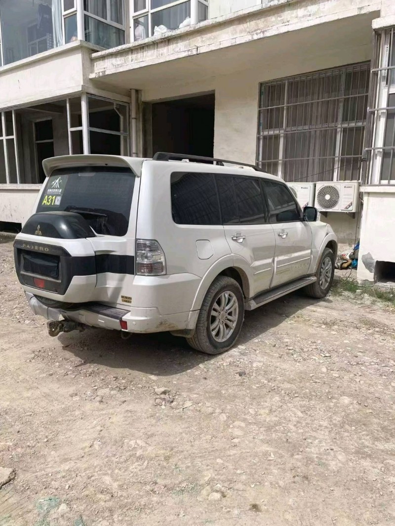 运城19年三菱帕杰罗9