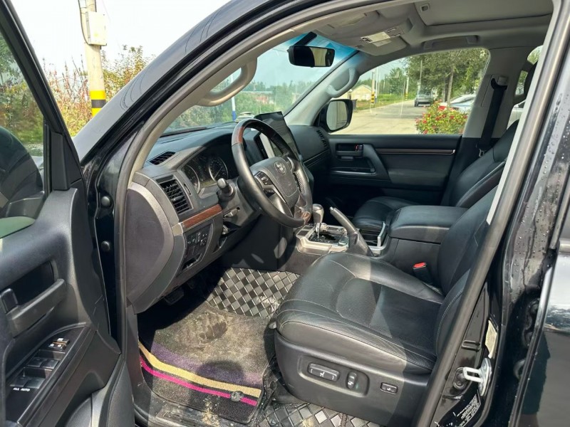 盐城19年丰田兰德酷路泽5