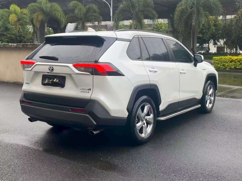 漳州22年丰田RAV4荣放7