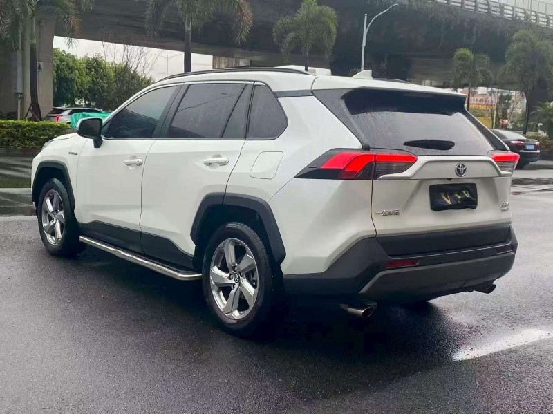 漳州22年丰田RAV4荣放8
