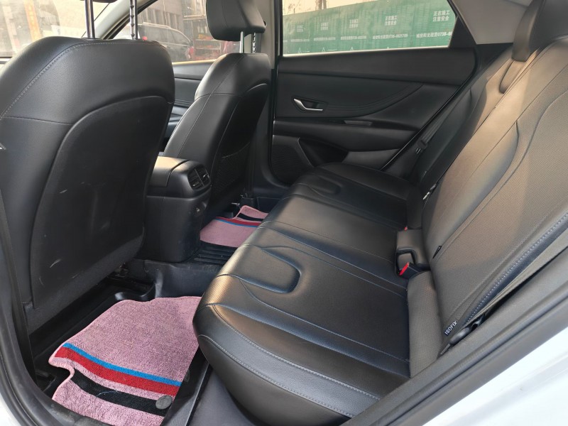 济宁22年现代伊兰特5