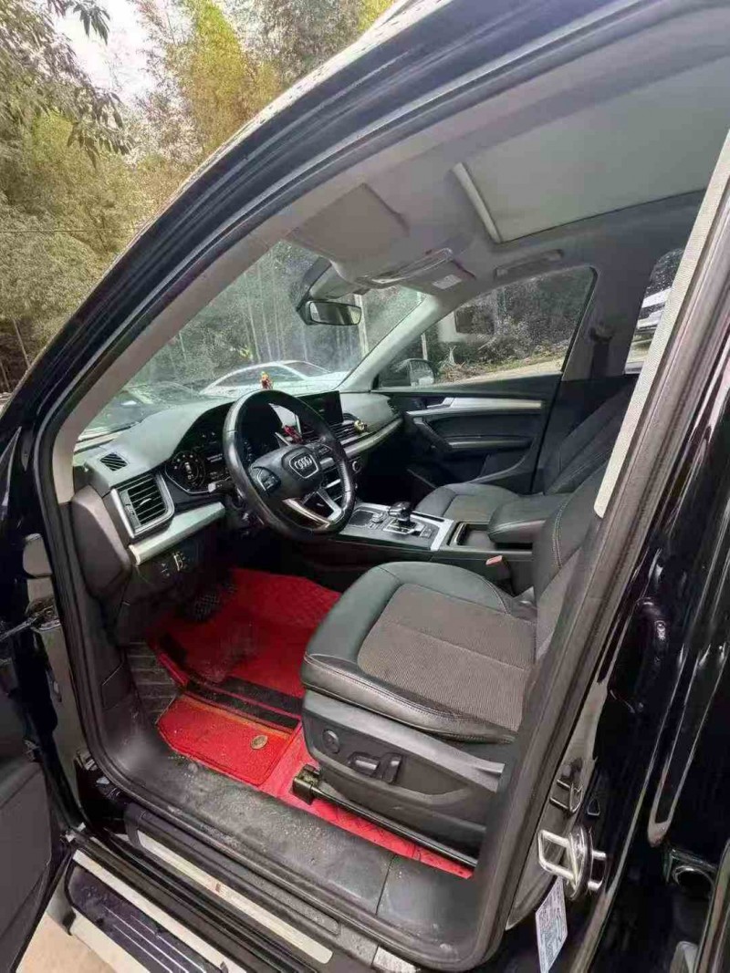 张家界18年奥迪Q54