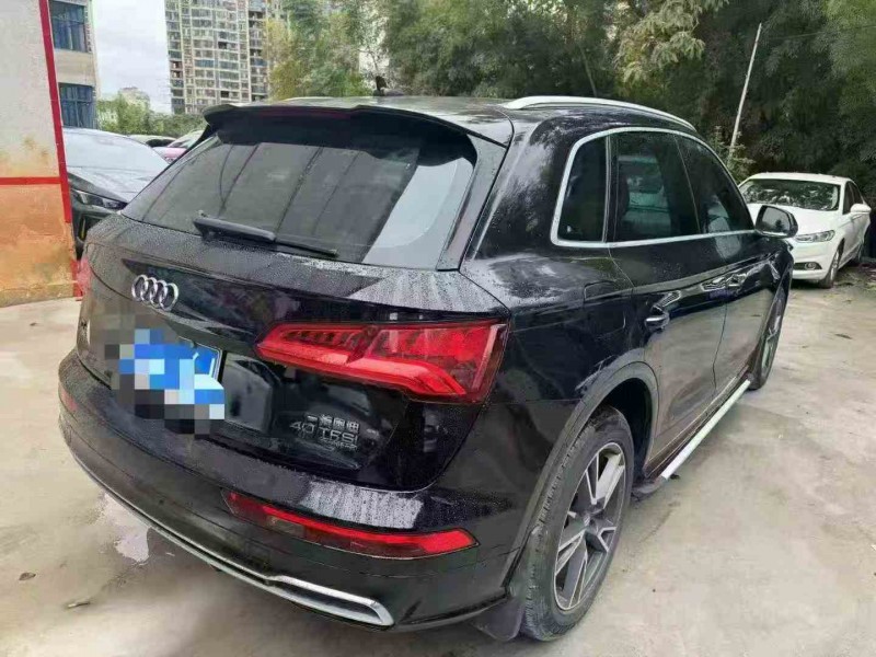 张家界18年奥迪Q57