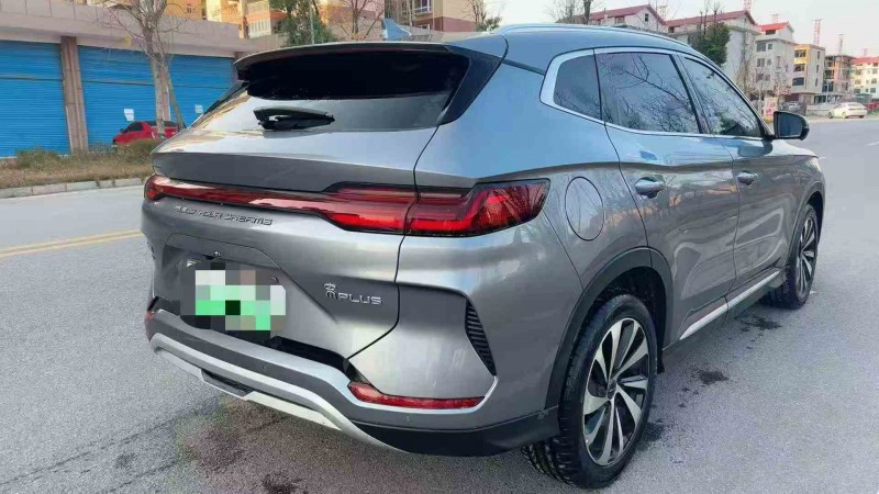 张家界23年比亚迪宋8