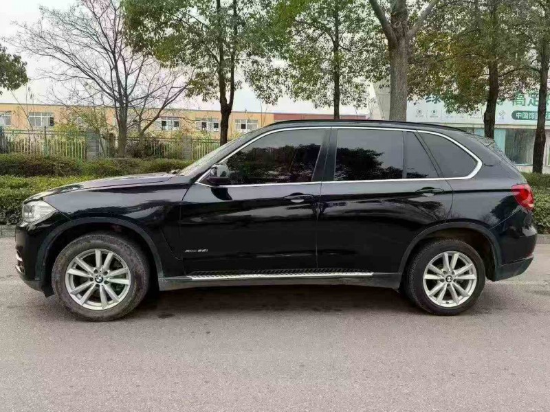 张家界17年宝马X57