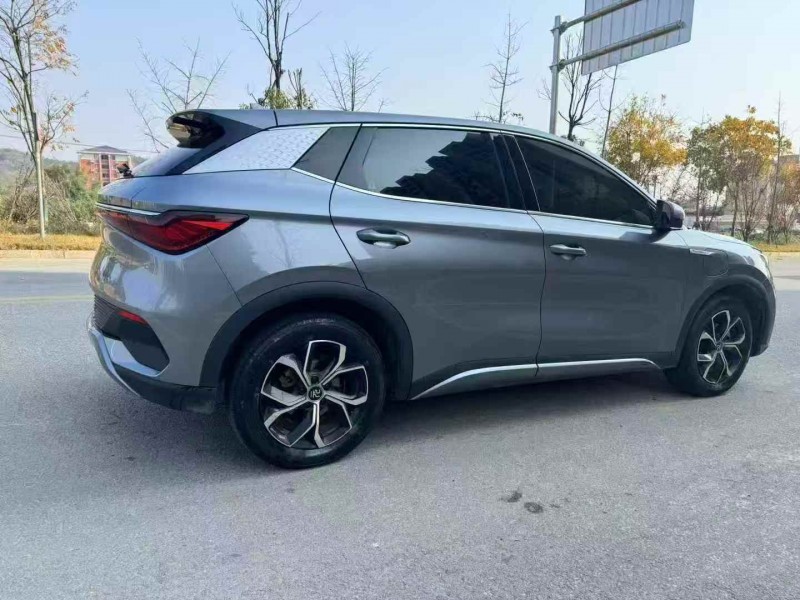 萍乡23年比亚迪元7