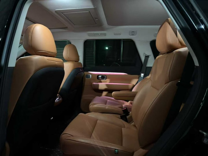 菏泽25年零跑汽车C166