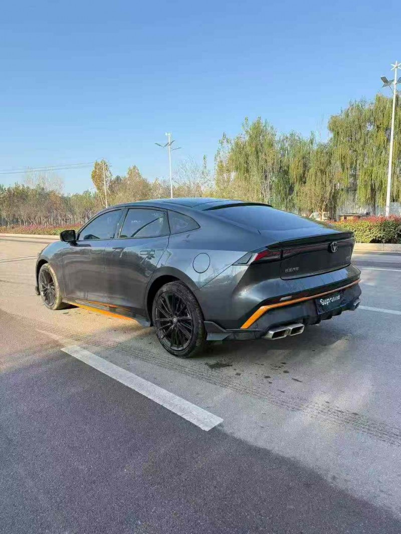 淄博25年长安汽车UNI8