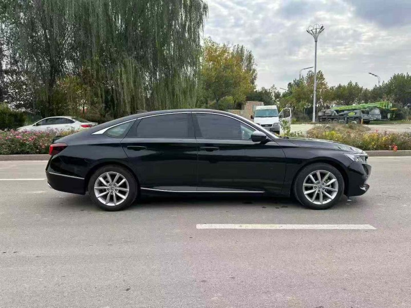 莱芜23年本田雅阁8