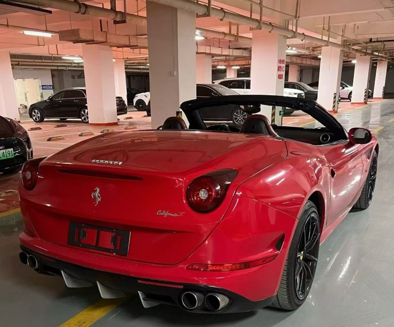 南昌17年法拉利California T4