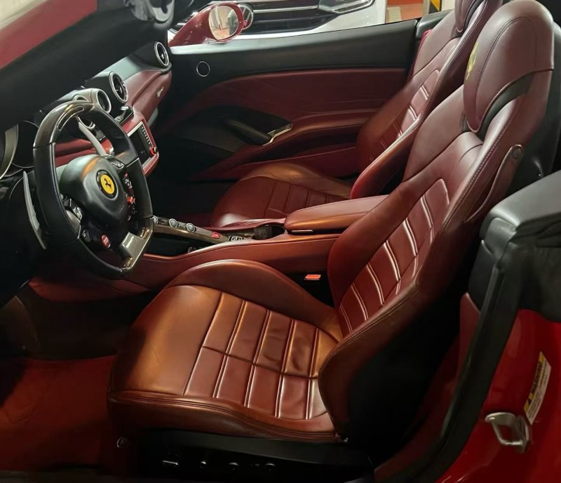 南昌17年法拉利California T5