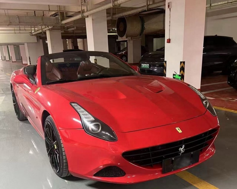 南昌17年法拉利California T6