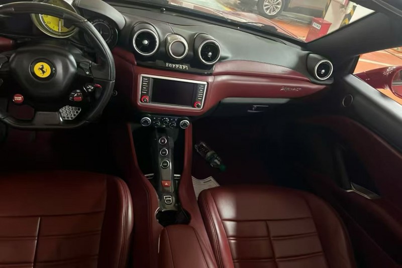 南昌17年法拉利California T9