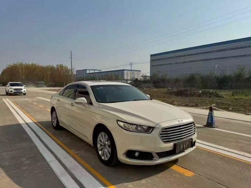 菏泽17年福特金牛座3