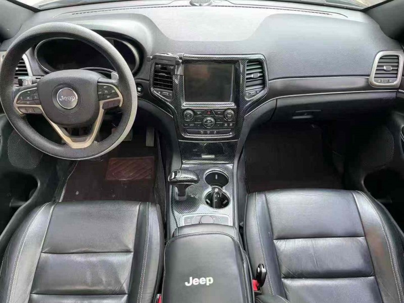 济宁16年Jeep大切诺基5